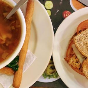 Shaw's special (Sopa con medio sándwich o media ensalada)