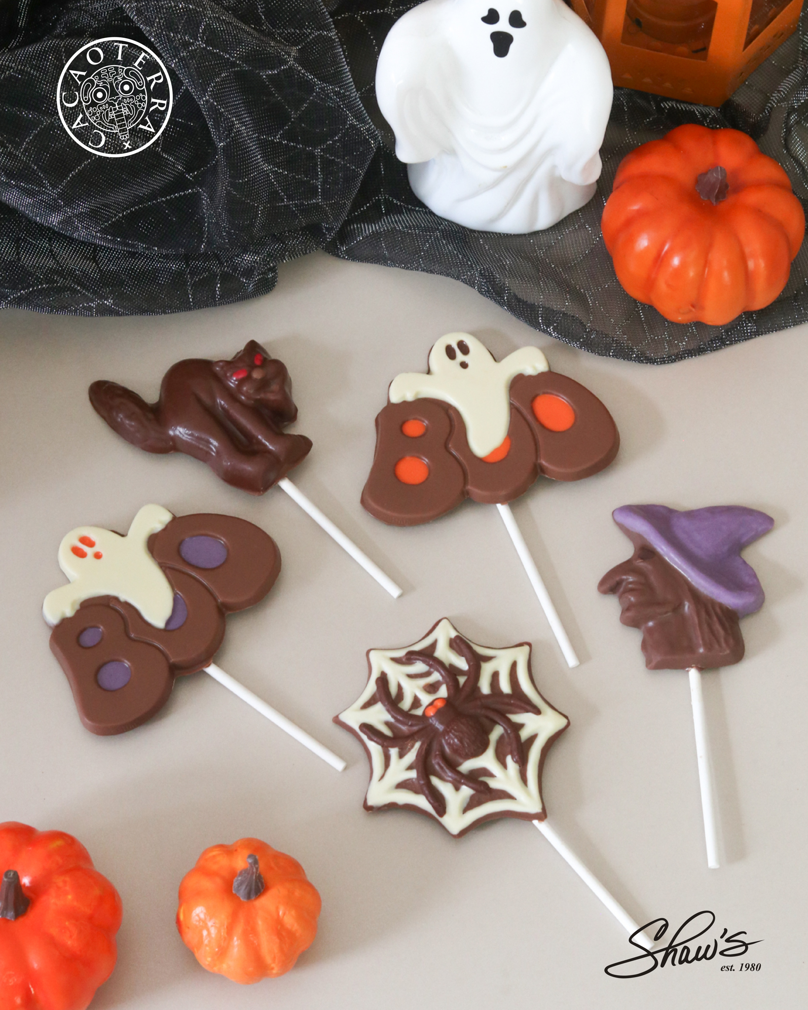 Paletas y figuras de chocolate