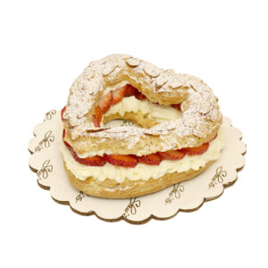 Coraz&oacute;n Choux Chantilly con Fresas