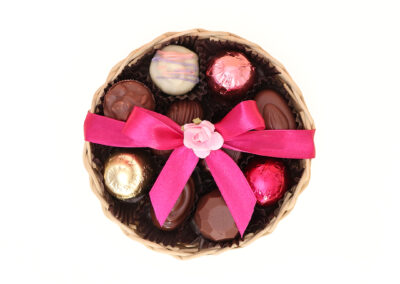 Canastita mimbre bombones Shaws